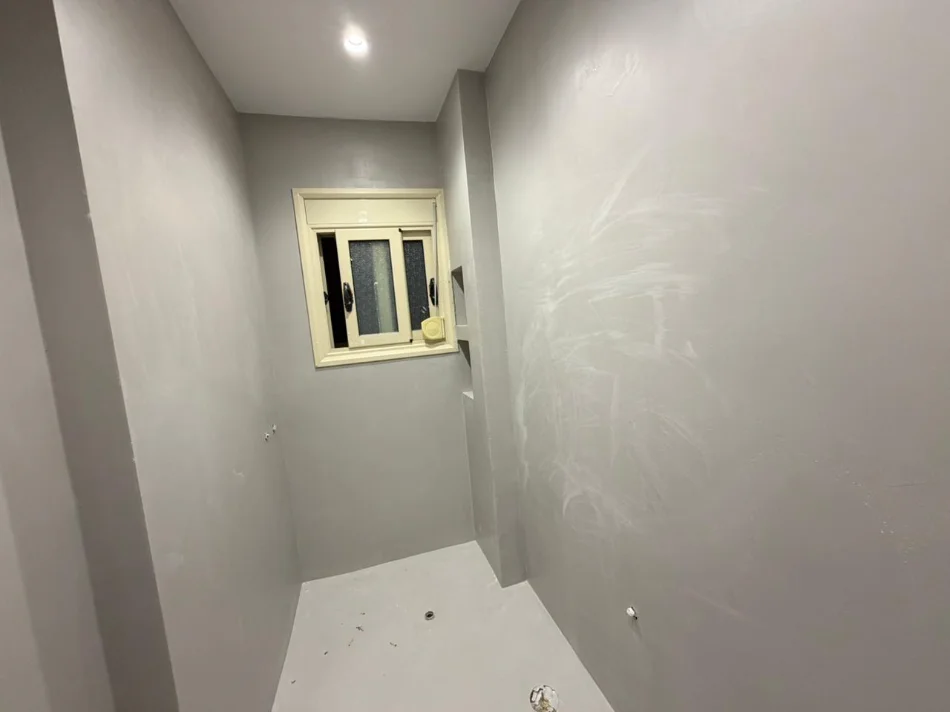 Vlore - Lungomare, shitet garsonier Studio Kati 4, 43 m² 90.000 € (Rruga Dhimitër Konomi, Vlore)