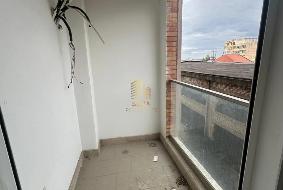 Tirane, shitet apartament 1+1+Ballkon Kati 3, 59 m² 128.000 € (Don Bosko, prane Kompleksit Fiori di Bosco)