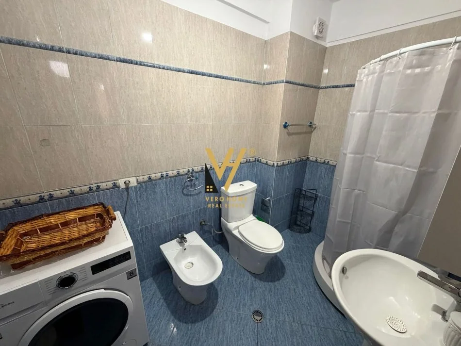 Tirane, jepet me qera apartament 2+1+Ballkon Kati 5, 110 m² 520 € (ASTIR)