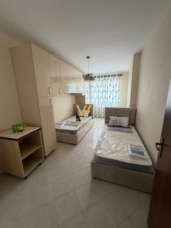 Tirane, jepet me qera apartament 2+1+Ballkon Kati 5, 110 m² 520 € (ASTIR)