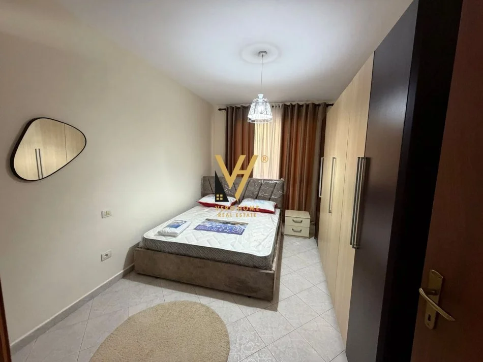 Tirane, jepet me qera apartament 2+1+Ballkon Kati 5, 110 m² 520 € (ASTIR)