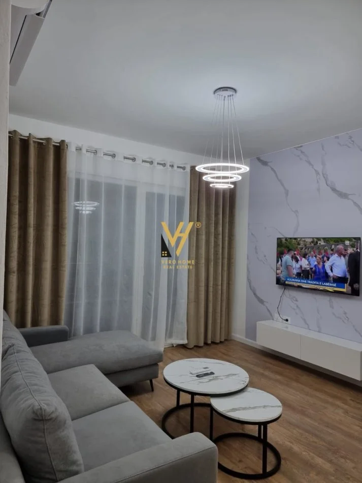 Tirane, jepet me qera apartament 1+1+Ballkon Kati 4, 60 m² 870 € (KOMUNA E PARISIT)
