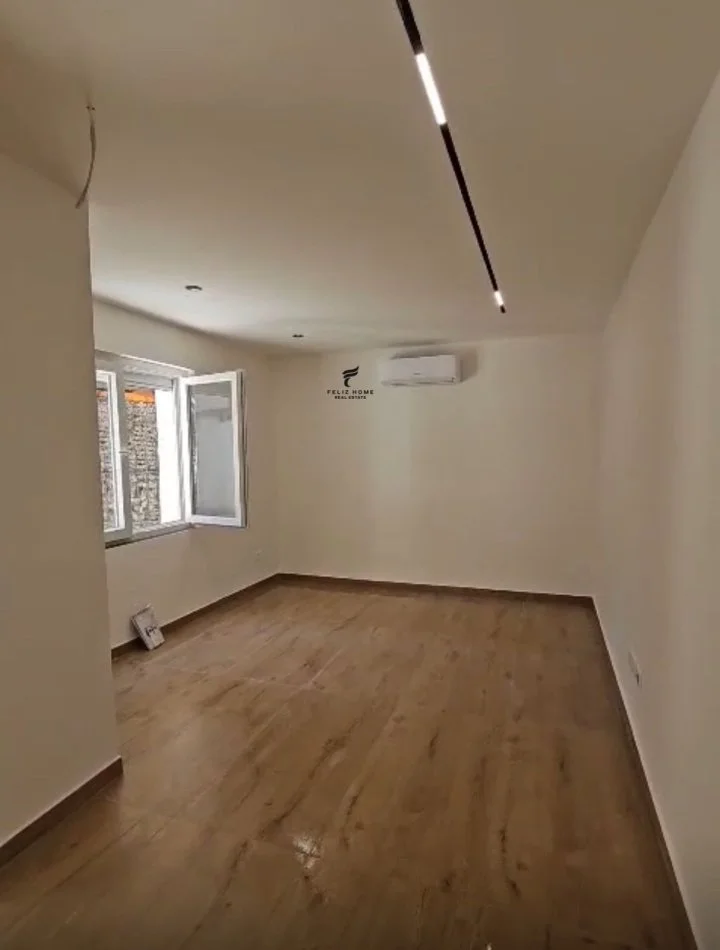 Tirane, jepet me qera zyre Kati 1, 50 m² 500 € (RRUGA BARDHYL)