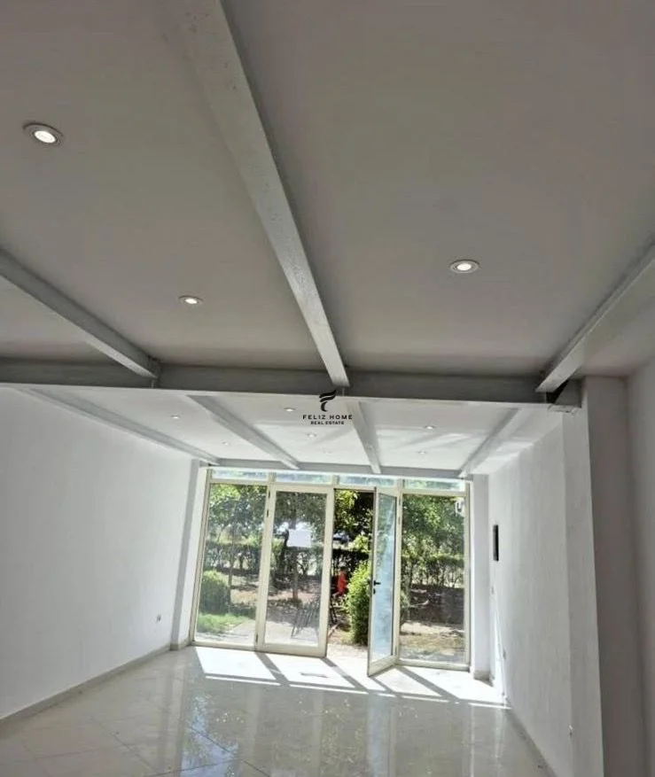 Tirane, jepet me qera dyqan Kati 0, 50 m² 500 € (BULEVARDI I RI)