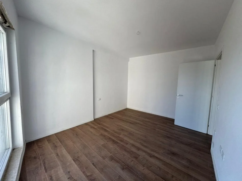 Tirane, shitet apartament 2+1 Kati 2, 111 m² 192.000 € 