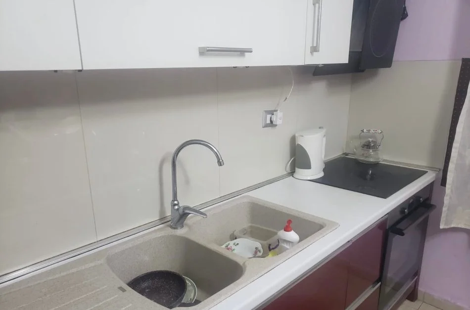 Tirane, jepet me qera apartament 2+1+Ballkon Kati 2, 112 m² 820 € (MYSLYM SHYRI)