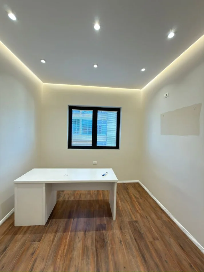 Tirane, jepet me qera zyre Kati 1, 80 m² 600 € (Unaza e Re, Rezidenca Future Home)