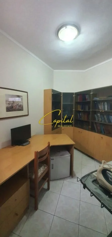 Tirane, jepet me qera apartament 2+1 Kati 3, 100 m² 600 € (BRRYLI)