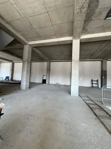 Tirane, jepet me qera magazine Kati 0, 230 m² 