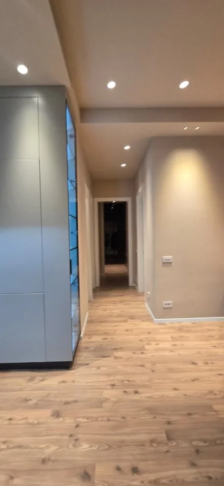 Tirane, jepet me qera apartament 2+1 Kati 6, 126 m² 1.200 € 