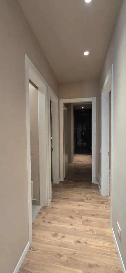 Tirane, jepet me qera apartament 2+1 Kati 6, 126 m² 1.200 € 