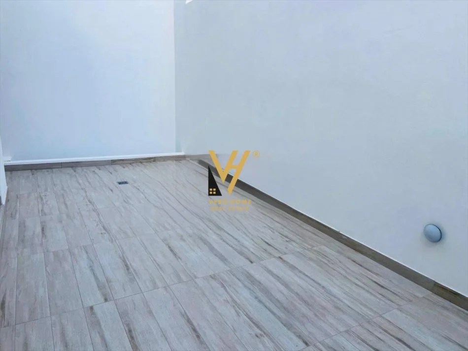 Tirane, jepet me qera apartament 1+1+Ballkon Kati 6, 90 m² 800 € (BLLOK)