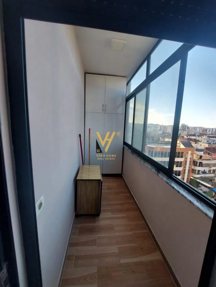 Tirane, jepet me qera apartament 2+1+Ballkon Kati 6, 110 m² 870 € (RRUGA E KAVAJES)
