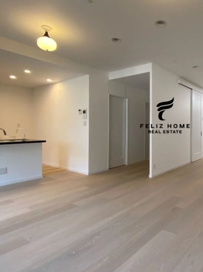 Tirane, jepet me qera zyre Kati 2, 120 m² 1.600 € (STACIONI TRENIT)