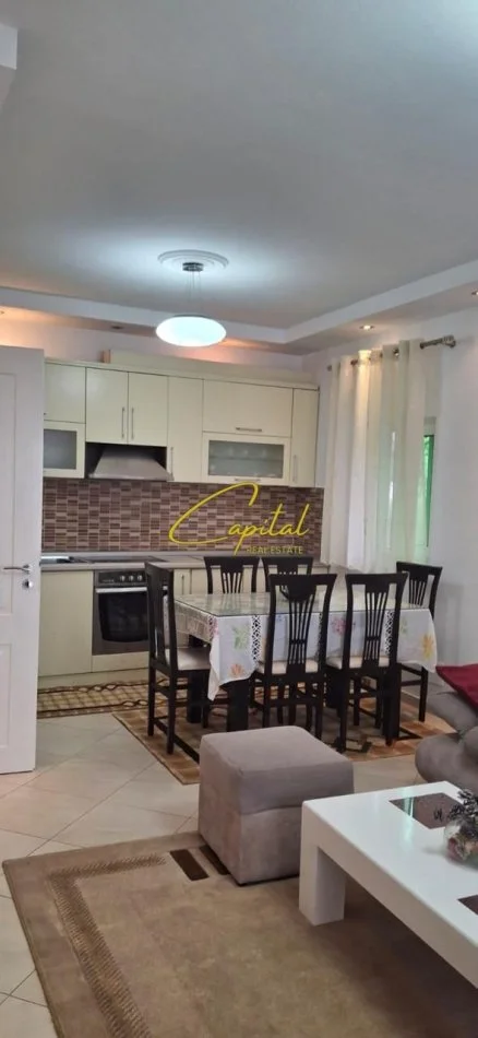 Tirane, jepet me qera apartament 2+1 Kati 3, 100 m² 650 € (VILAT AMERIKANE)