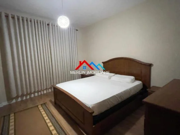 Tirane, jepet me qera apartament 2+1+Ballkon Kati 6, 108 m² 622 € (BULEVARDI I RI)