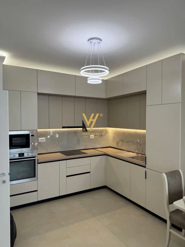 Tirane, jepet me qera apartament 1+1+Ballkon Kati 4, 76 m² 520 € (ISH SHESHI SHQIPONJA)