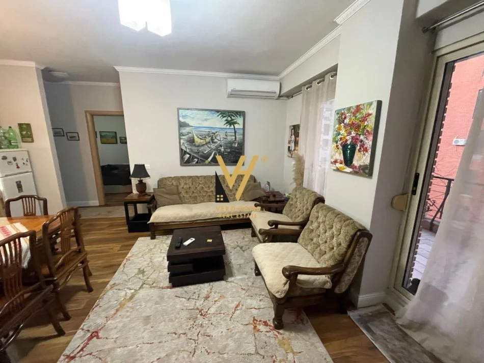 Tirane, jepet me qera apartament 2+1+Ballkon Kati 6, 90 m² 800 € (DELIJORGJI)