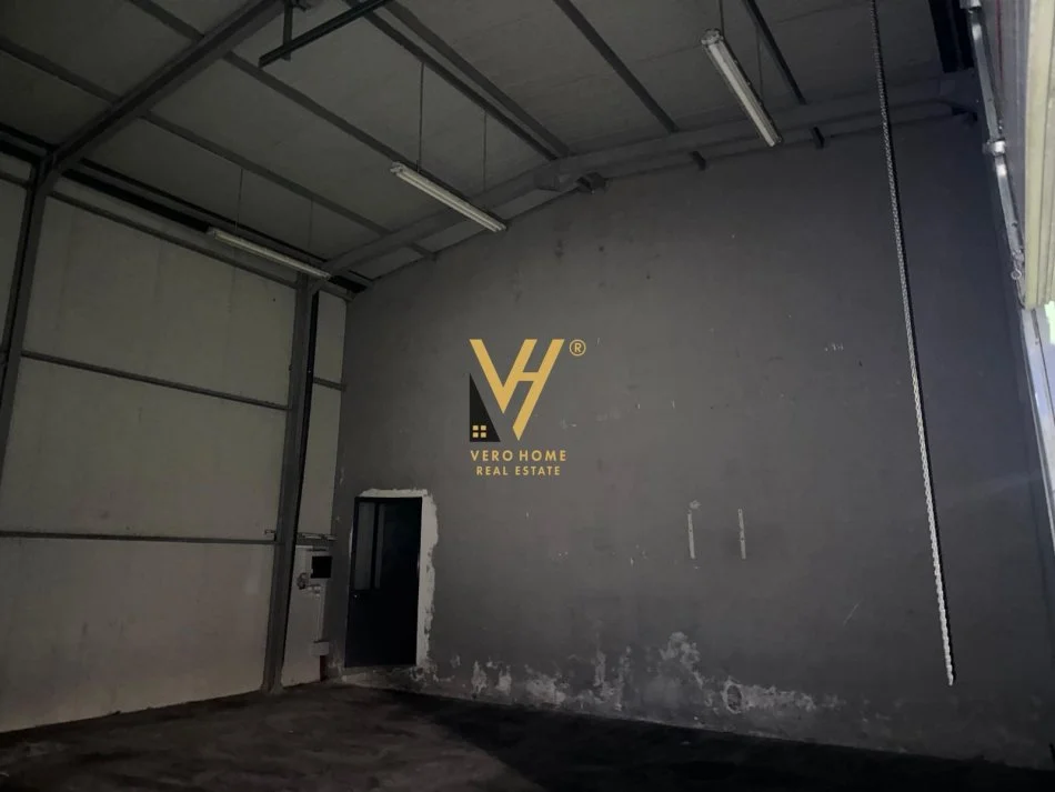 Tirane, jepet me qera magazine Kati 0, 140 m² 700 € (KASHAR)