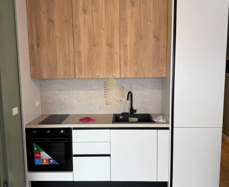 Tirane, jepet me qera apartament 1+1 Kati 7, 55 m² 550 € (Astir, prane Granda Hotel)