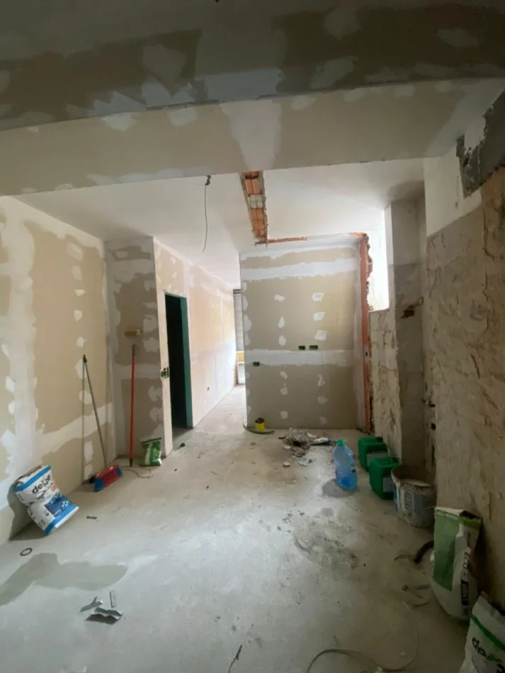 Tirane, jepet me qera apartament 3+1 Kati 2, 100 m² (21 Dhjetori)