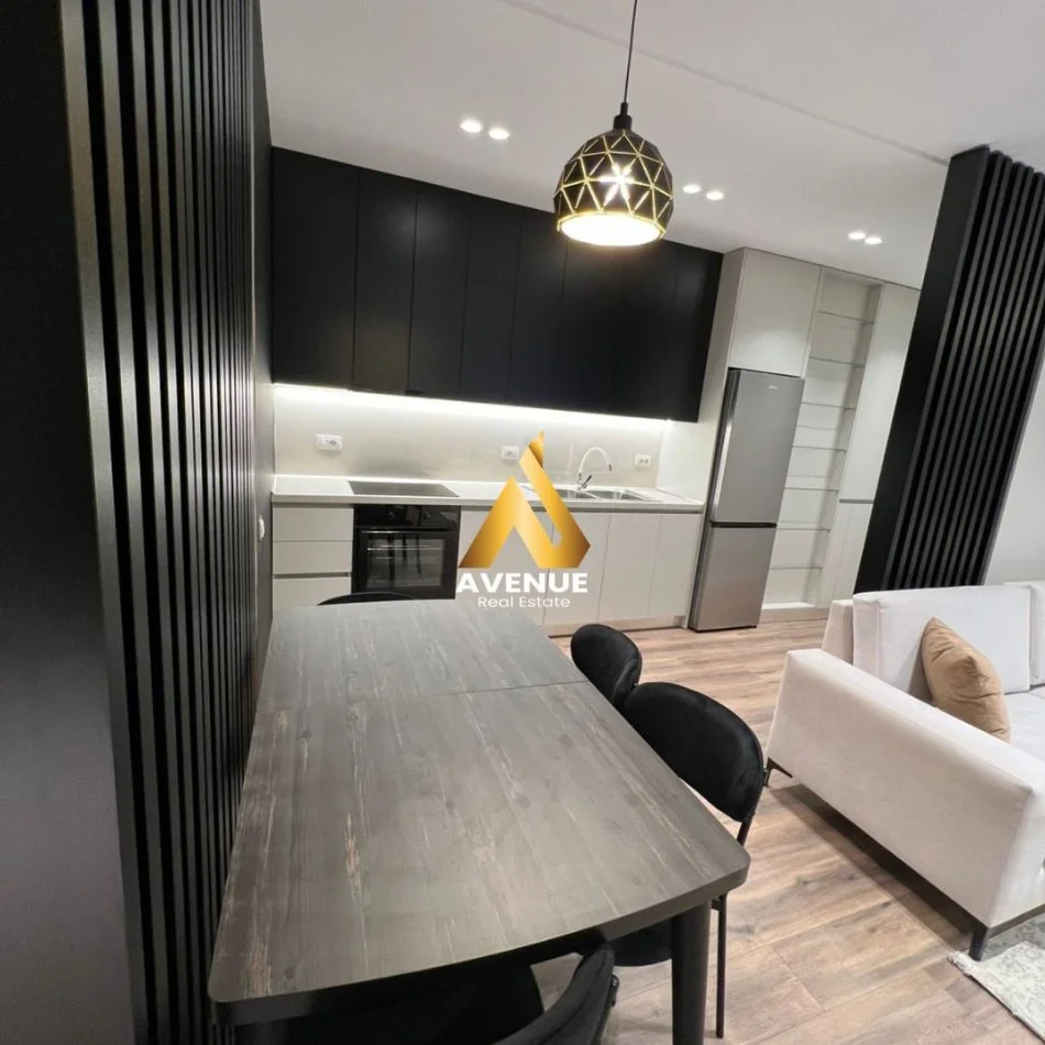 Tirane, jepet me qera apartament 2+1 Kati 7, 84 m² 700 € Fusha e Aviacionit Tirane