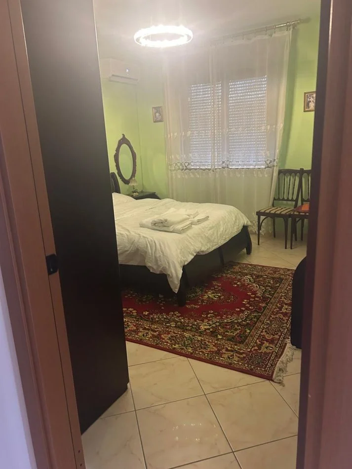 Tirane, jap me qera apartament 1+1+Ballkon Kati 5, 750 € 