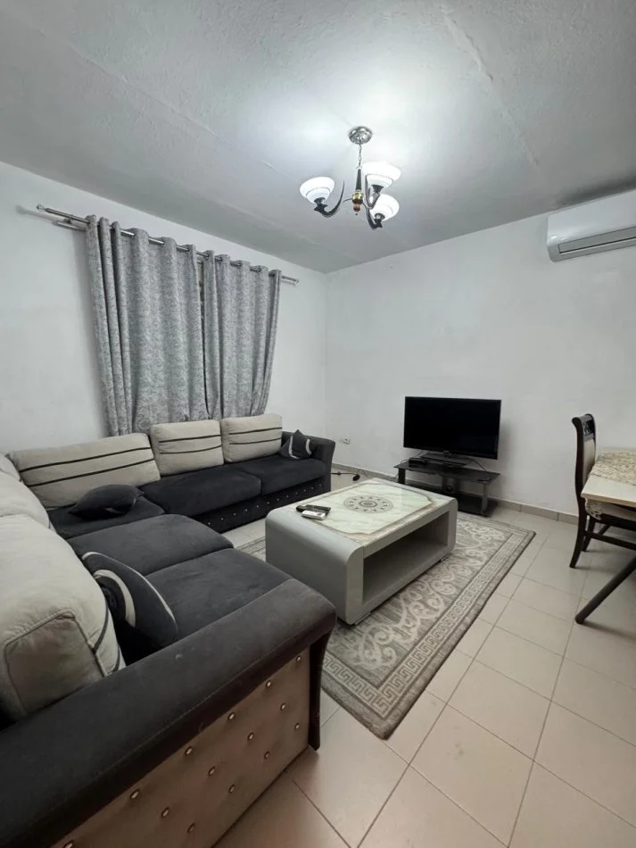 Tirane, jepet me qera shtepi 2+1 Kati 1, 120 m² 420 € (Laprake, prane Spitalit Ushtarak)