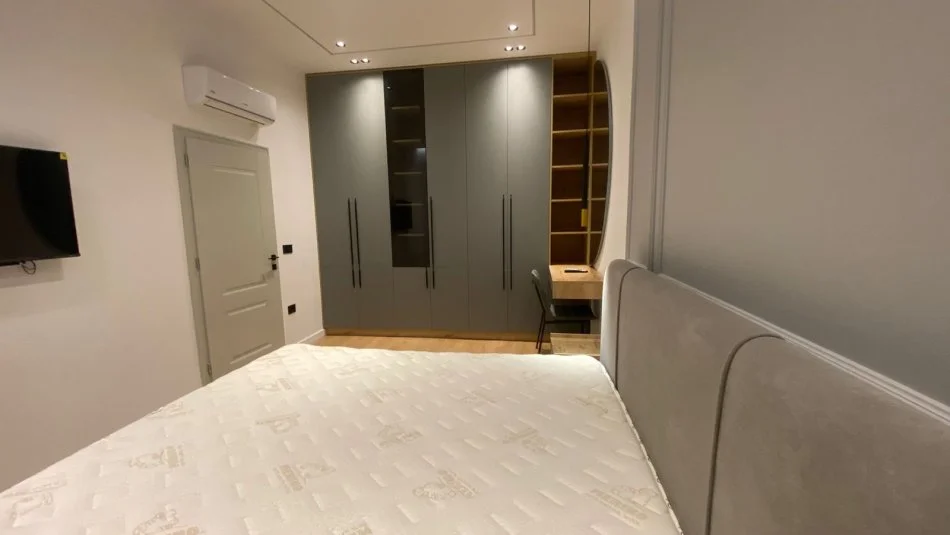 Tirane, jepet me qera apartament 1+1 Kati 1, 65 m² 700 € 