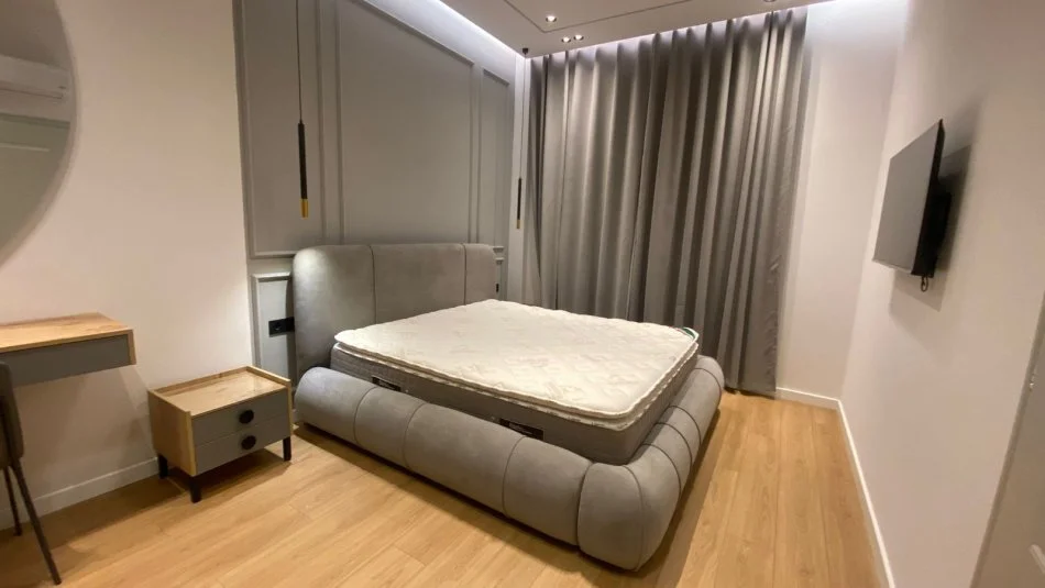 Tirane, jepet me qera apartament 1+1 Kati 1, 65 m² 700 € 