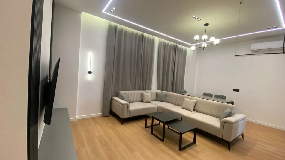 Tirane, jepet me qera apartament 1+1 Kati 1, 65 m² 700 € 