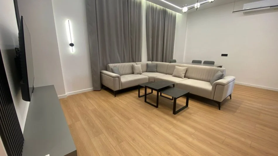 Tirane, jepet me qera apartament 1+1 Kati 1, 65 m² 700 € 