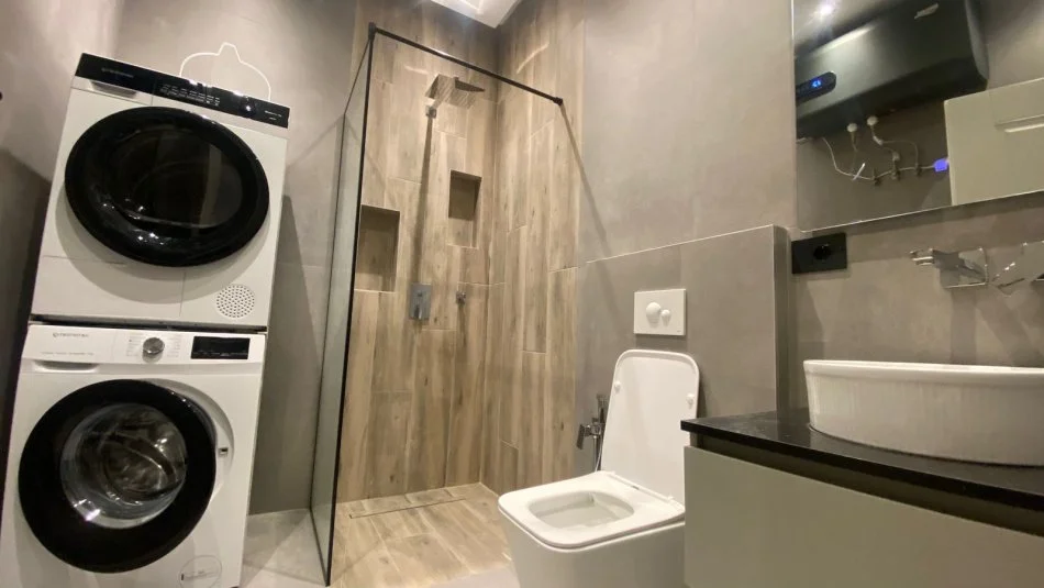 Tirane, jepet me qera apartament 1+1 Kati 1, 65 m² 700 € 