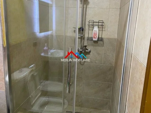 Tirane, jepet me qera apartament 2+1+Ballkon Kati 7, 85 m² 830 € (RRUGA SAMI FRASHERI)