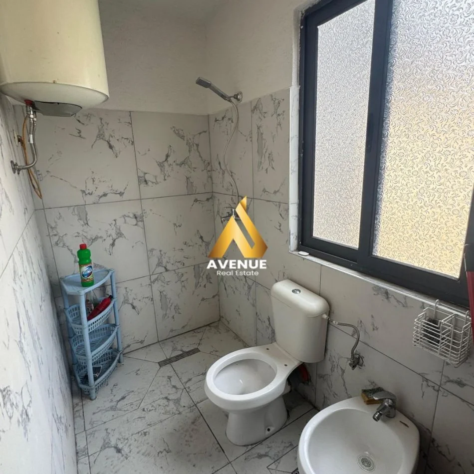 Tirane, jepet me qera apartament 2+1 Kati 3, 75 m² 550 € (Rruga Jakov Xoxa)