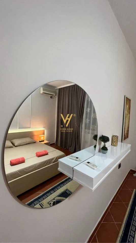 Tirane, jepet me qera apartament 2+1+Ballkon Kati 8, 85 m² 820 € (BLLOK)