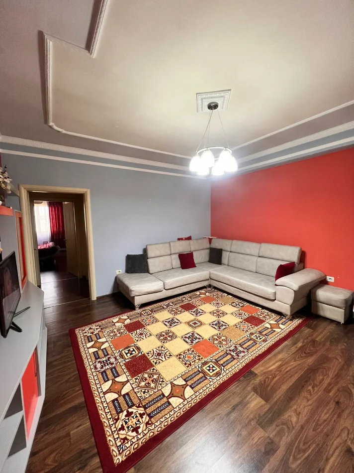Tirane, jepet me qera apartament 2+1+Ballkon Kati 8, 108 m² (Astir)