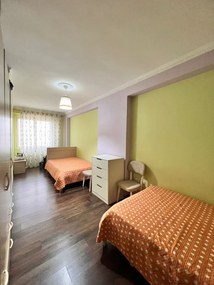 Tirane, jepet me qera apartament 2+1+Ballkon Kati 8, 108 m² (Astir)