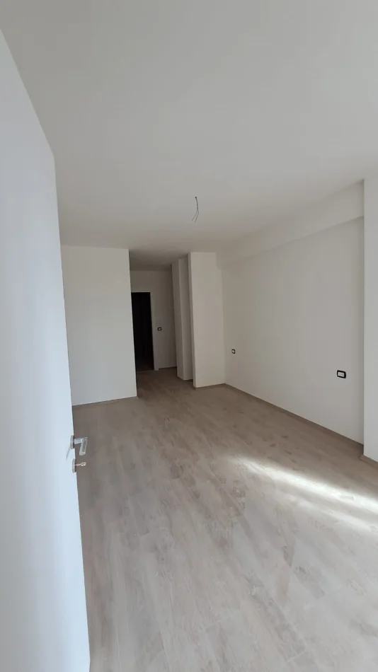 Tirane, shitet apartament 2+1+Aneks+Ballkon Kati 9, 121 m² 192.700 € 
