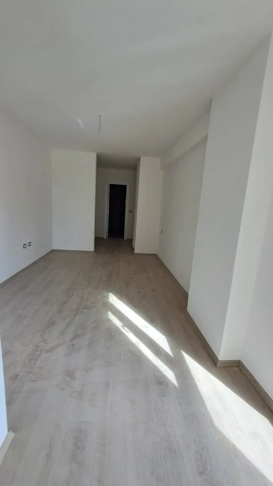Tirane, shitet apartament 2+1+Aneks+Ballkon Kati 9, 121 m² 192.700 € 