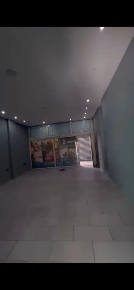 Tirane, jepet me qera dyqan Kati 0, 120 m² 500 € (RRUGA E DIBRES)