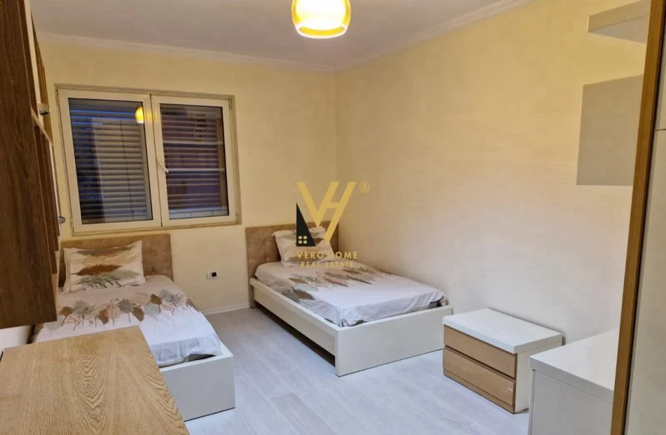 Tirane, shitet apartament 2+1+Ballkon Kati 4, 132 m² 219.000 € (PORCELAN)