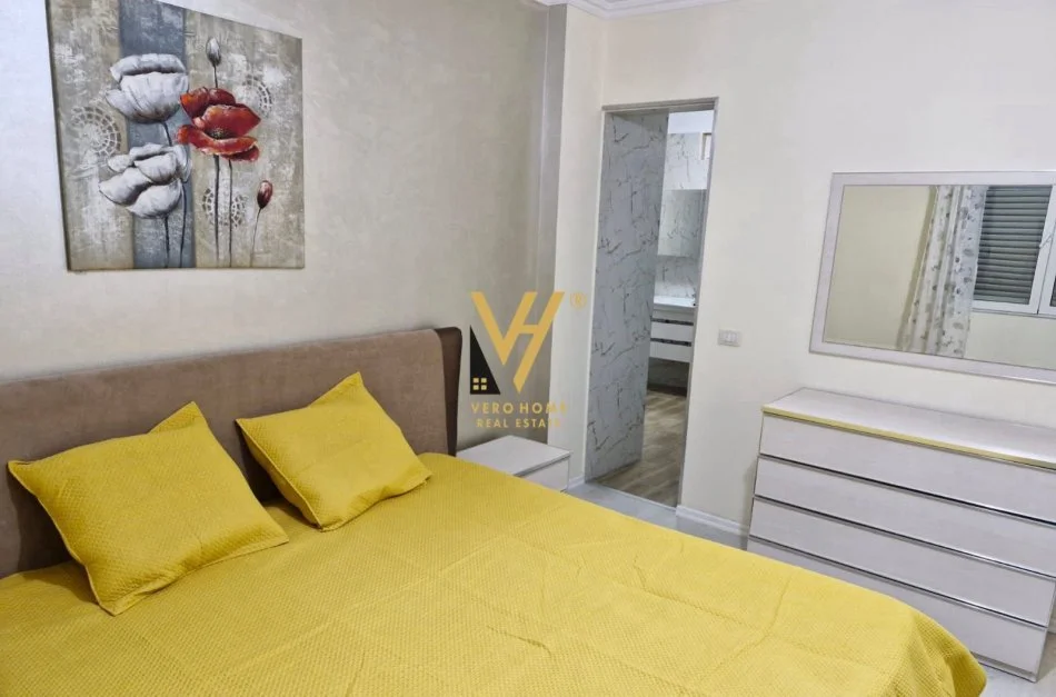 Tirane, shitet apartament 2+1+Ballkon Kati 4, 132 m² 219.000 € (PORCELAN)