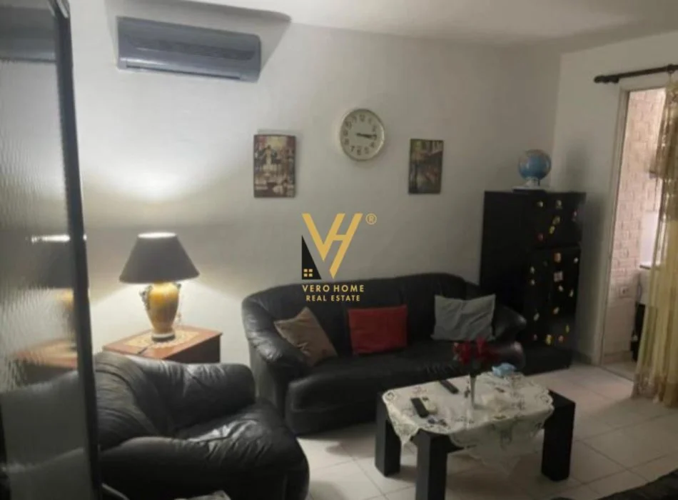 Tirane, jepet me qera apartament 2+1+Ballkon Kati 1, 80 m² 770 € (RRUGA MUHAMET GJOLLESHA)