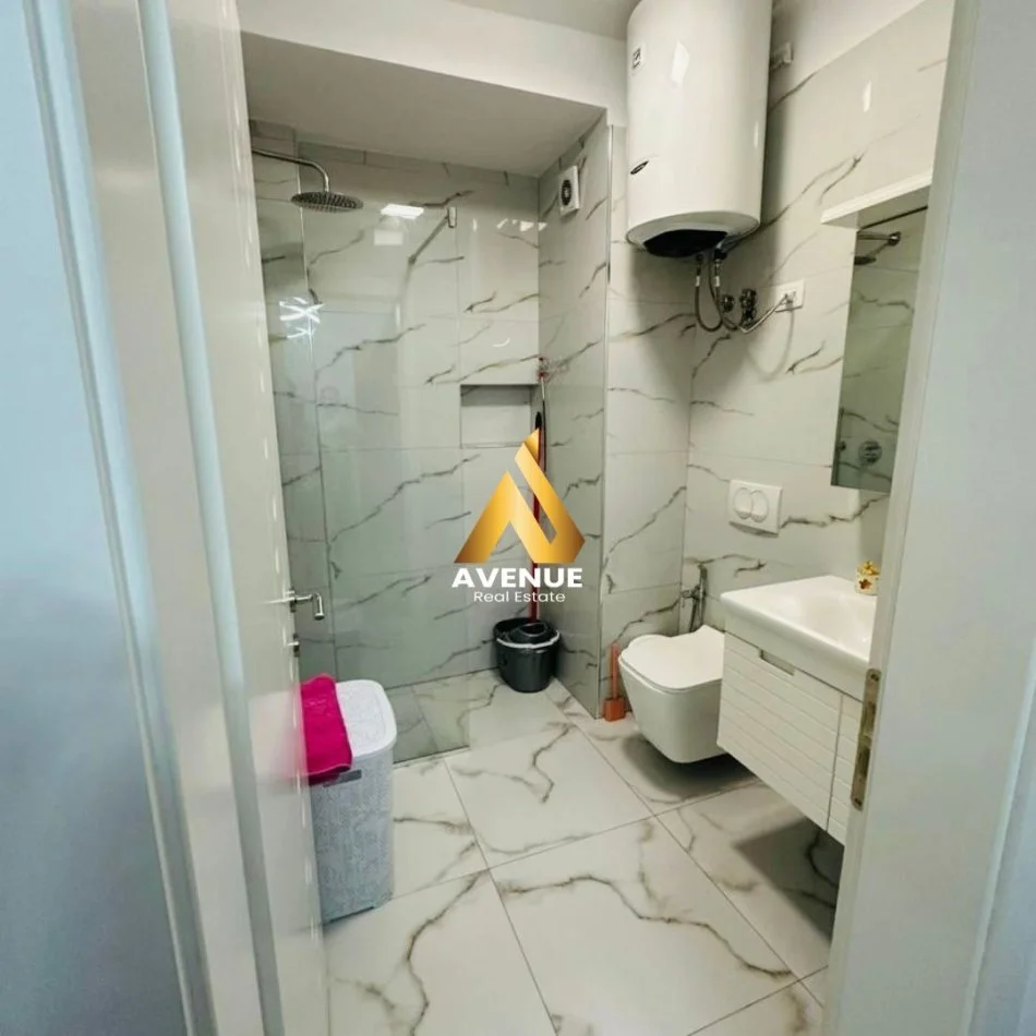 Tirane, jepet me qera apartament 1+1 Kati 5, 510 € (Kompleksi Grand Yzberisht)