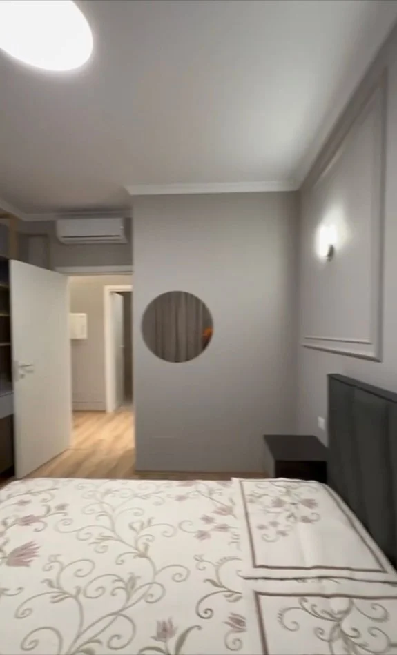 Tirane, jepet me qera 1+1+Ballkon Kati 2, 700 €