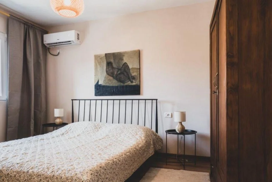 Tirane, jepet me qera apartament 1+1 Kati 4, 60 m² 650 € (Qender)