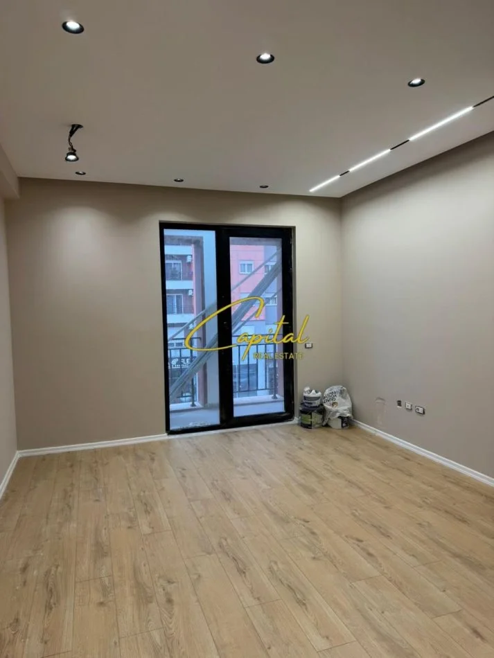 Tirane, jepet me qera apartament 1+1 Kati 2, 64 m² 450 € (ASTIR)