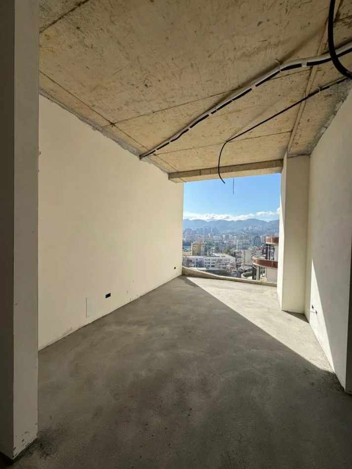 Tirane, shitet apartament 2+1 Kati 0, 100 m² 