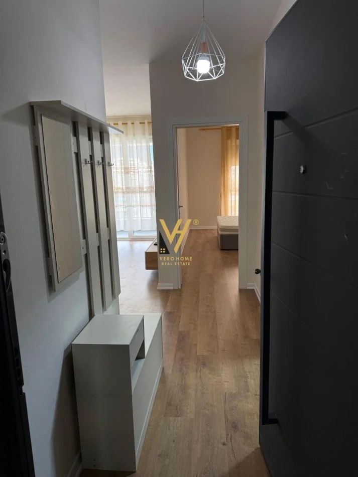 Tirane, jepet me qera apartament 1+1+Ballkon Kati 4, 70 m² 520 € (5 MAJI)